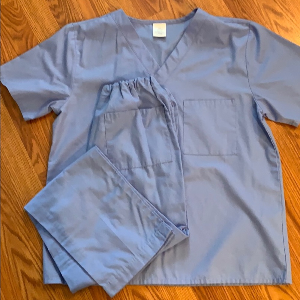 COPY - 💕Nursing scrub set size small ceil blue